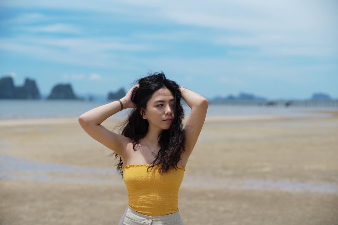 2 chau gai sexy cua giao su Van Nhu Cuong anh 3