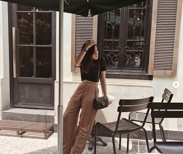 2 chau gai sexy cua giao su Van Nhu Cuong anh 13