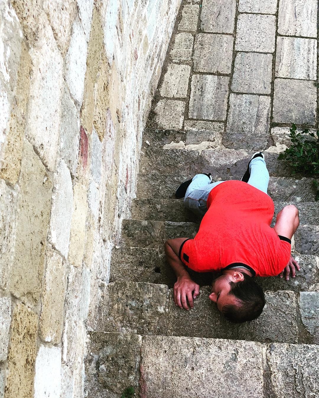 trào lưu chụp ảnh ngã sấp mặt của hội rich kid ảnh 13 trao luu chup anh nga sap mat cua hoi rich kid anh 13