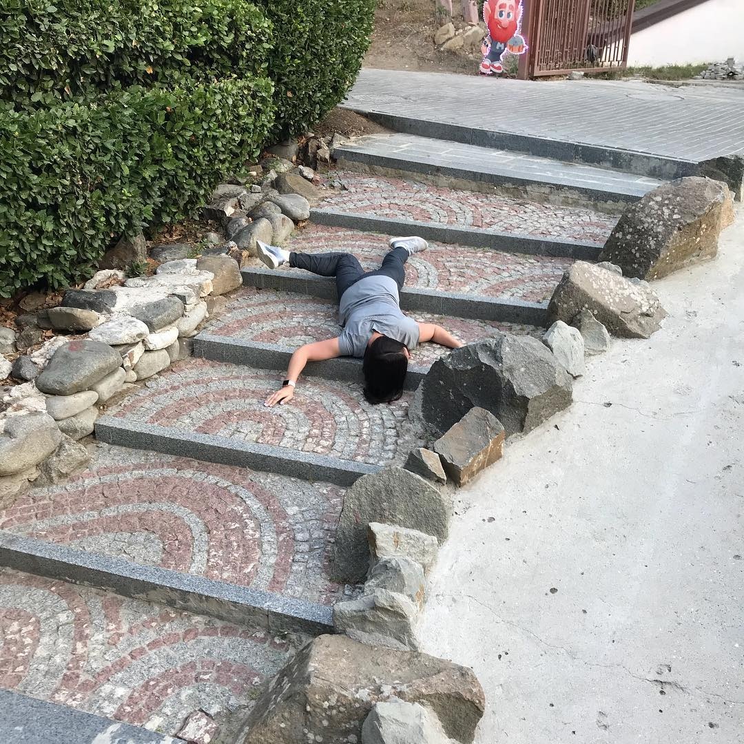 trào lưu chụp ảnh ngã sấp mặt của hội rich kid ảnh 16 trao luu chup anh nga sap mat cua hoi rich kid anh 16