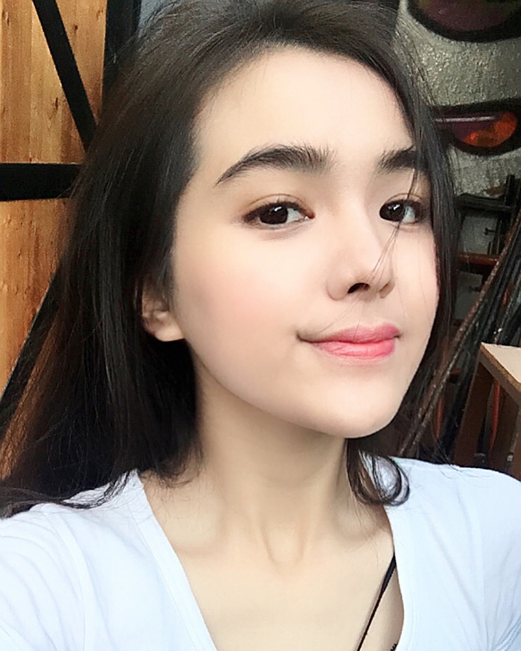 hot girl Tran Phu mang trong minh 3 dong mau anh 5