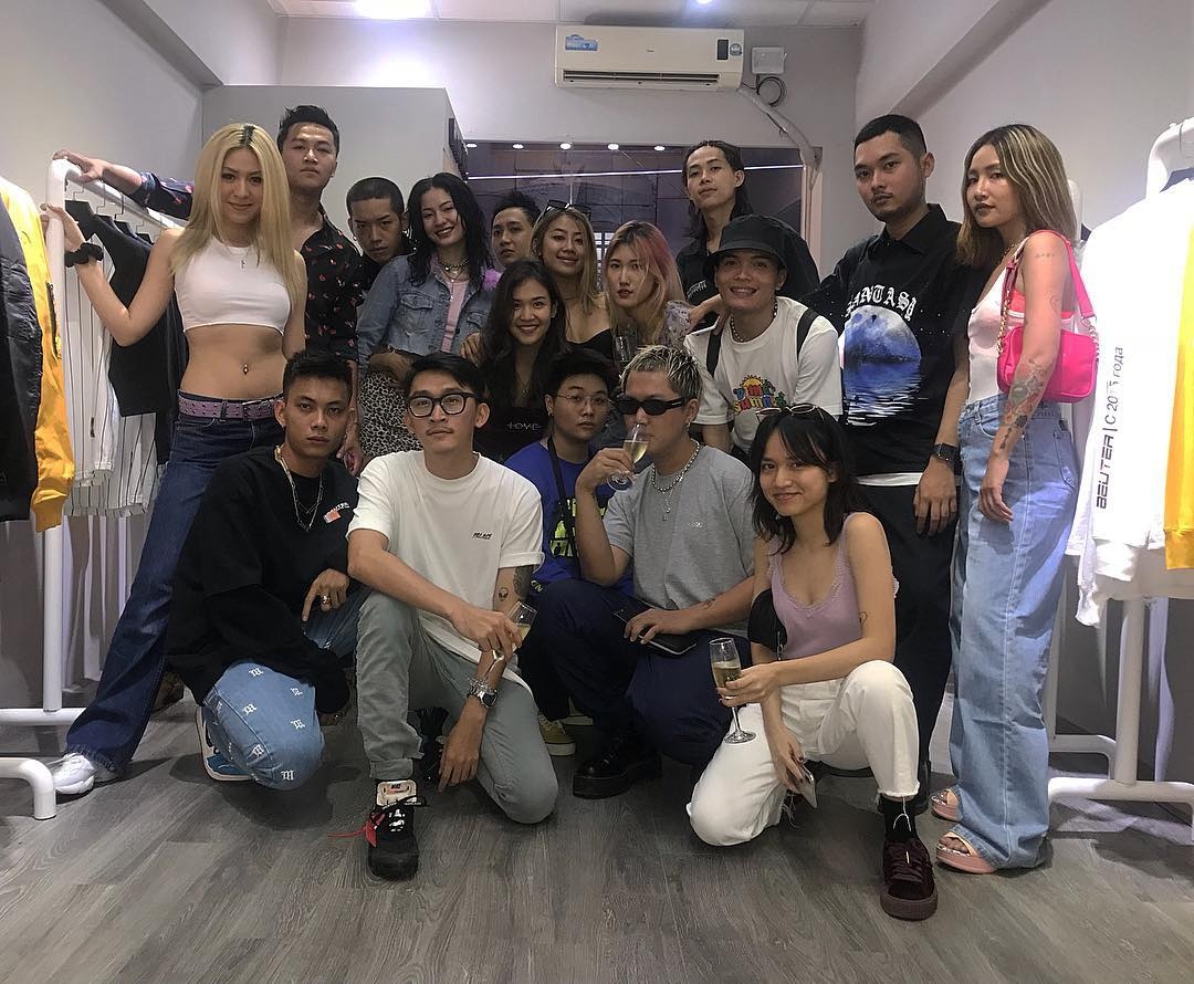 nhóm bạn mang tên 42 The hood nổi tiếng Sài Gòn ảnh 14 nhom ban mang ten 42 The hood noi tieng Sai Gon anh 14