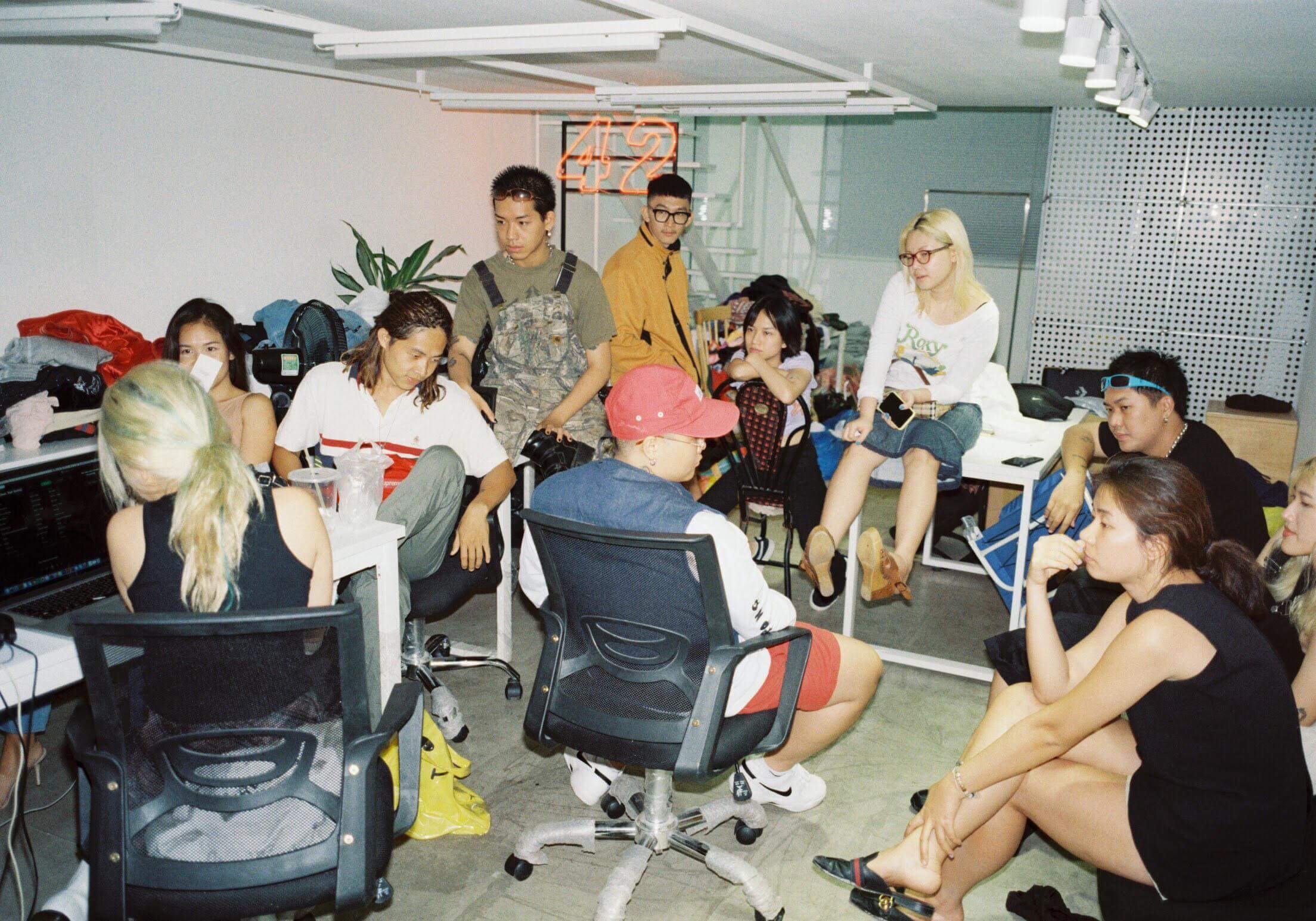 nhom ban mang ten 42 The hood noi tieng Sai Gon anh 16