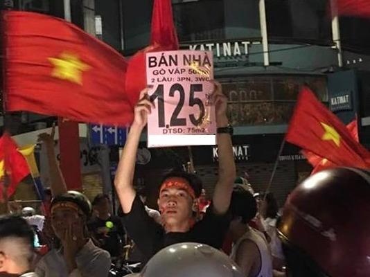 1.001 cach co dong vien an mung chien thang cua Olympic Viet Nam hinh anh