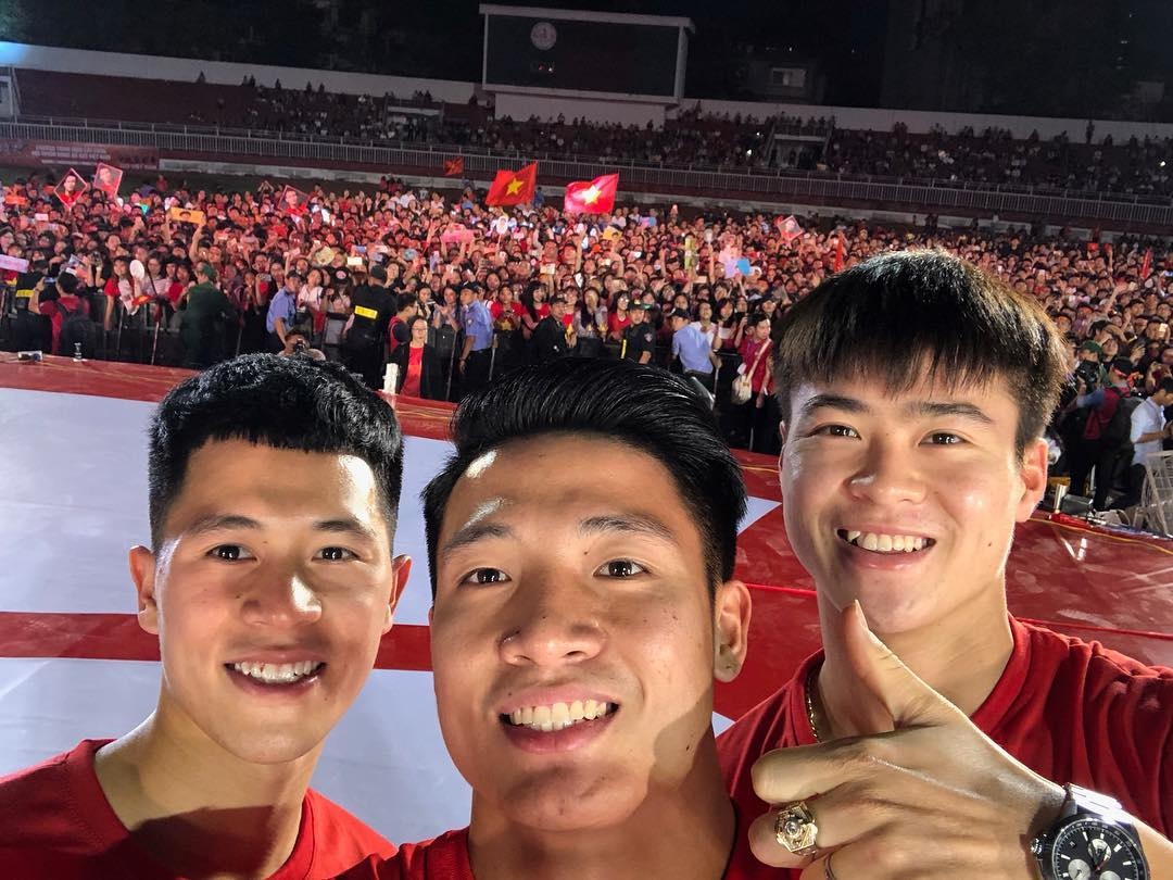 khoanh khac dang yeu cua bo ba hau ve anh 3