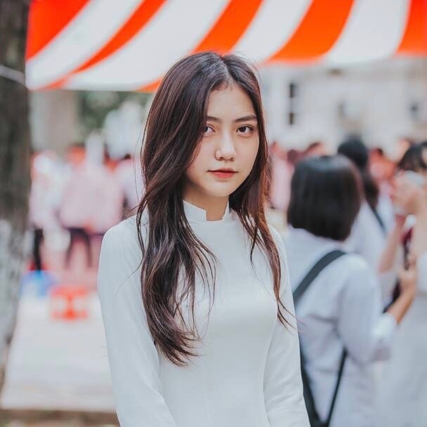 nu sinh noi bat trong ngay khai giang anh 8