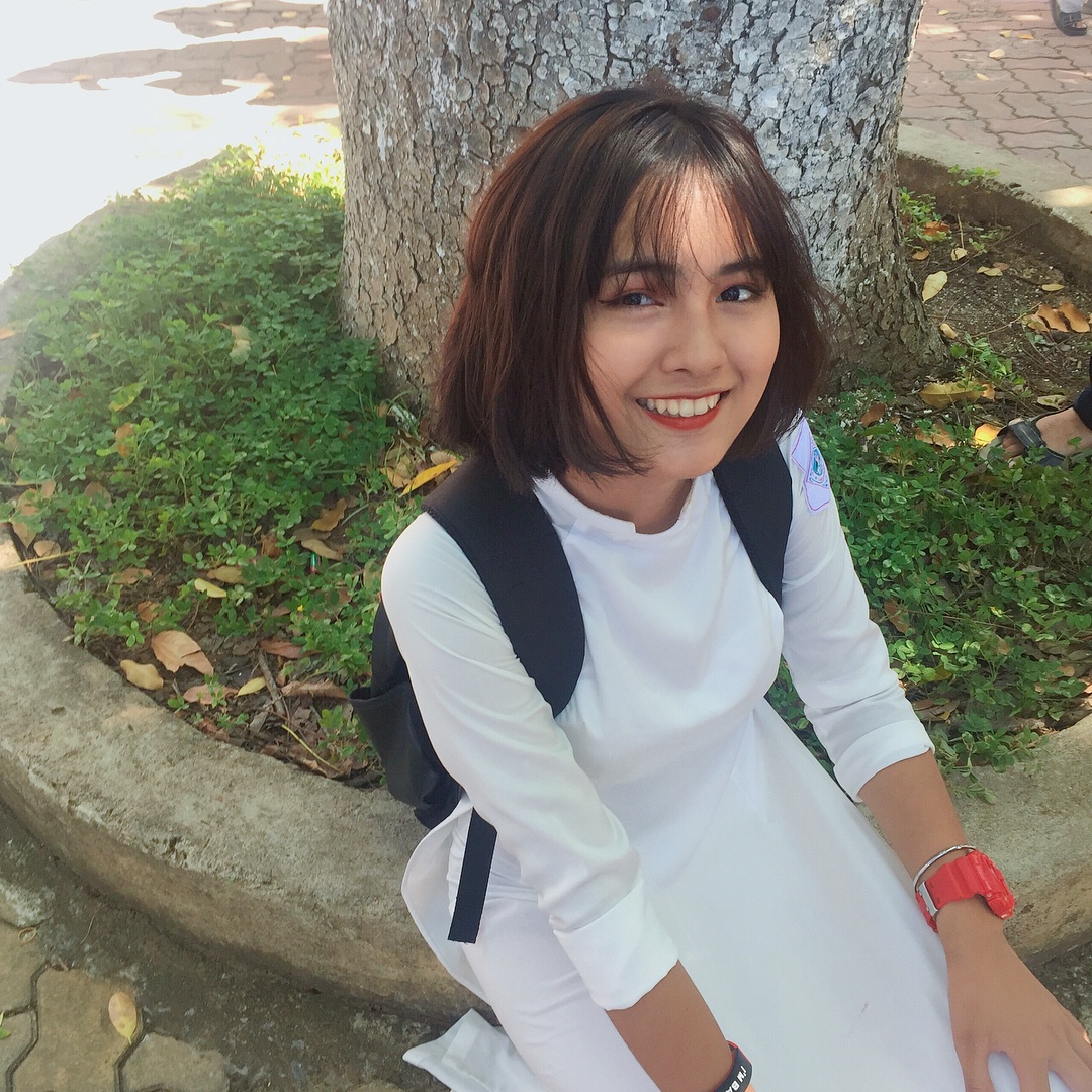 nu sinh noi bat trong ngay khai giang anh 4