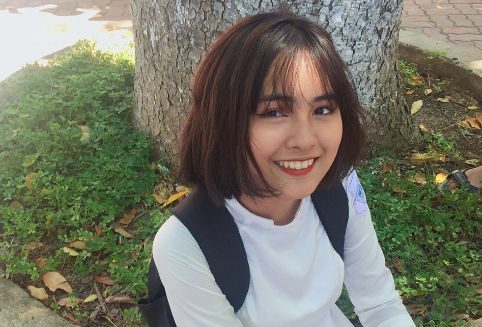 Nu sinh 10X rang ro trong ta ao dai ngay khai giang hinh anh