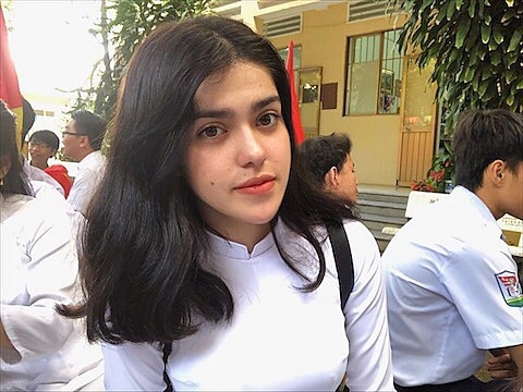 nu sinh noi bat trong ngay khai giang anh 6