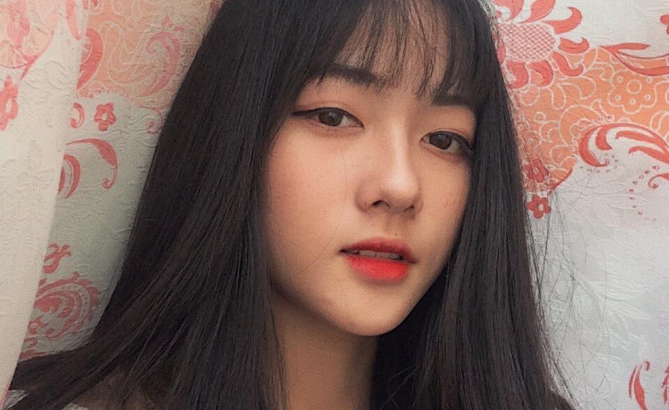 Loat nu sinh lop 12 xinh xan dang thu hut su chu y hinh anh