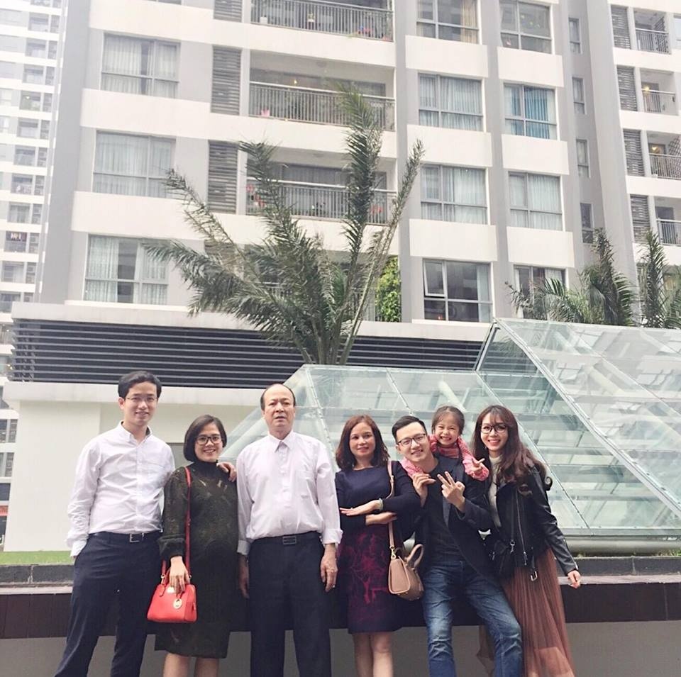 Em gai khoe anh trai dep trai chieu chuong anh 7