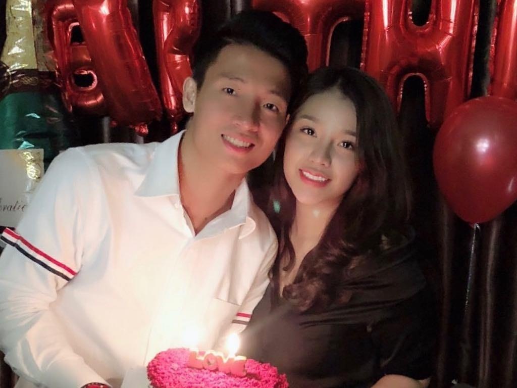 Bui Tien Dung va chuyen cong khai ban gai sau 2 thang dinh tin don hinh anh