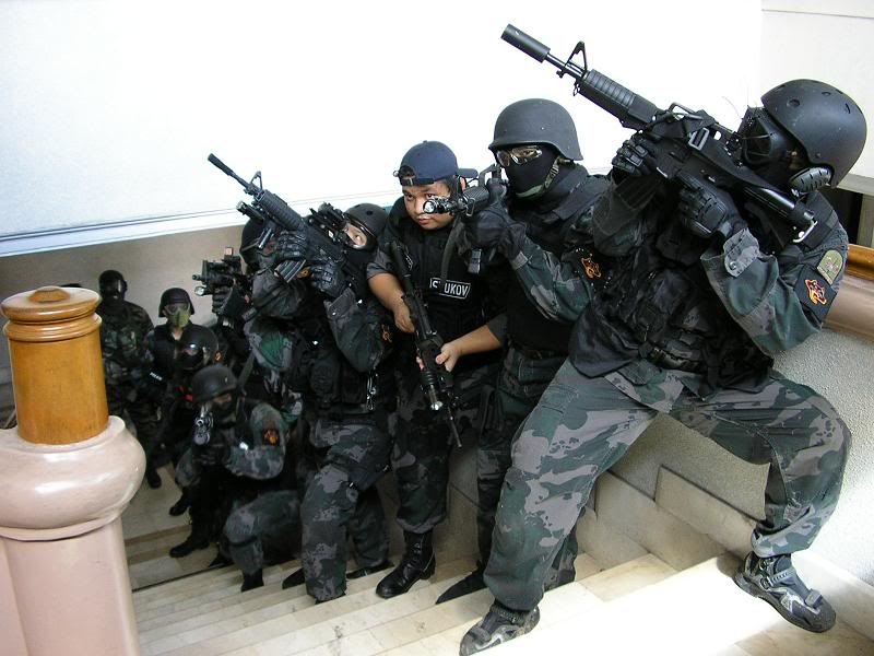 Philippines bat giu 45 nghi pham bat coc con tin hinh anh