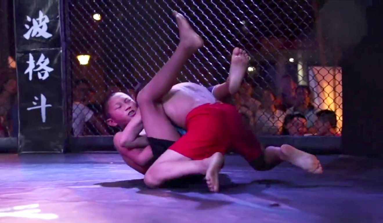 Vo si tre em thi dau trong long sat tai Trung Quoc hinh anh