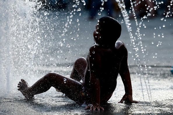 Chau Au oan minh duoi nang nong ky luc anh 1