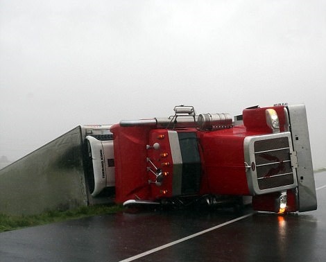 Ôtô lật nhào, nhà cửa tan nát sau siêu bão Harvey ở Mỹ ảnh 7 Oto lat nhao, nha cua tan nat sau sieu bao Harvey o My anh 7