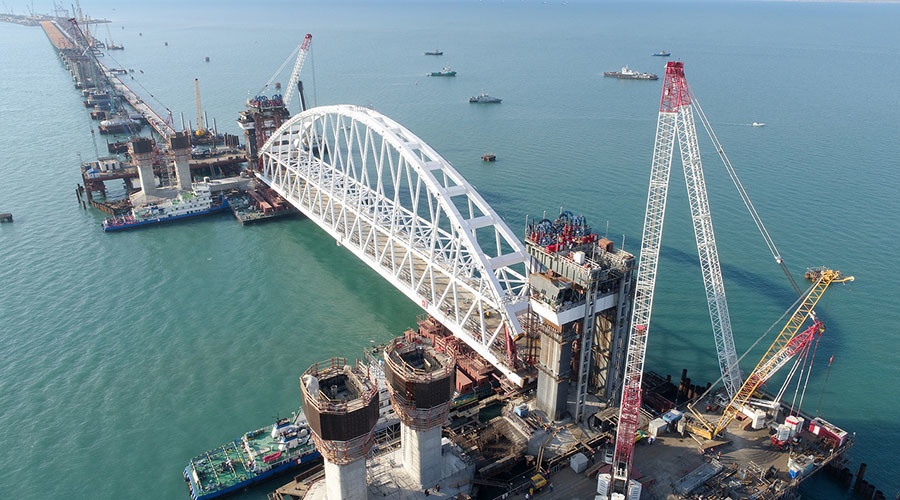 Cay cau the ky tri gia gan 4 ty USD noi Crimea - Nga hinh anh