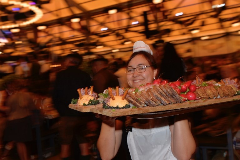 Le hoi bia Duc anh 7