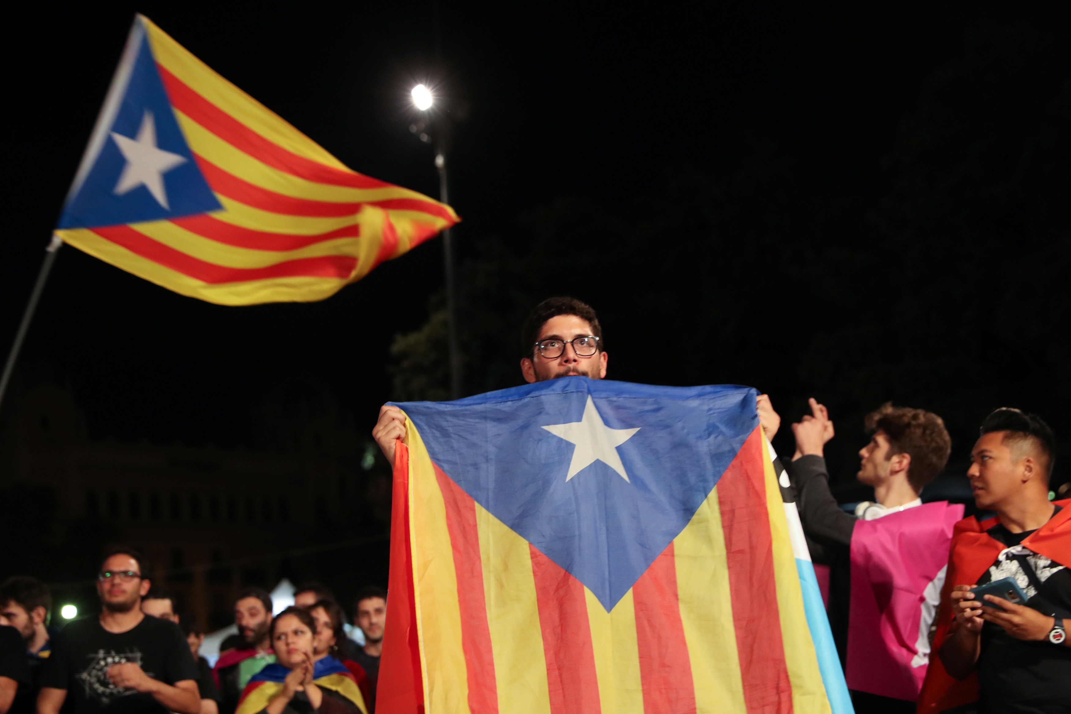 Catalonia muon ly khai anh 2