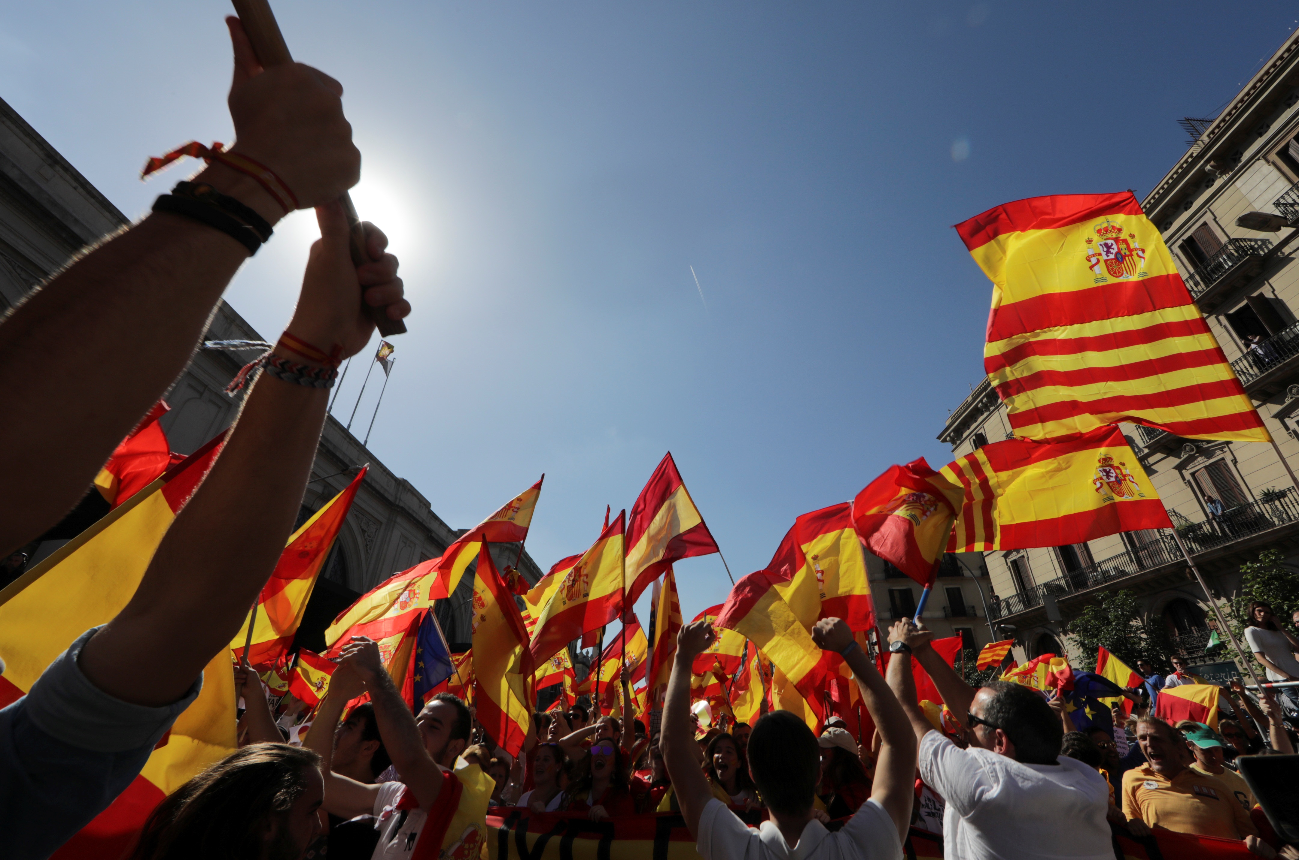 350.000 nguoi Catalonia ho vang 'Tay Ban Nha muon nam' hinh anh