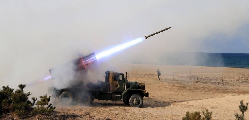 Han Quoc phat trien vu khi co the cat dien Trieu Tien hinh anh