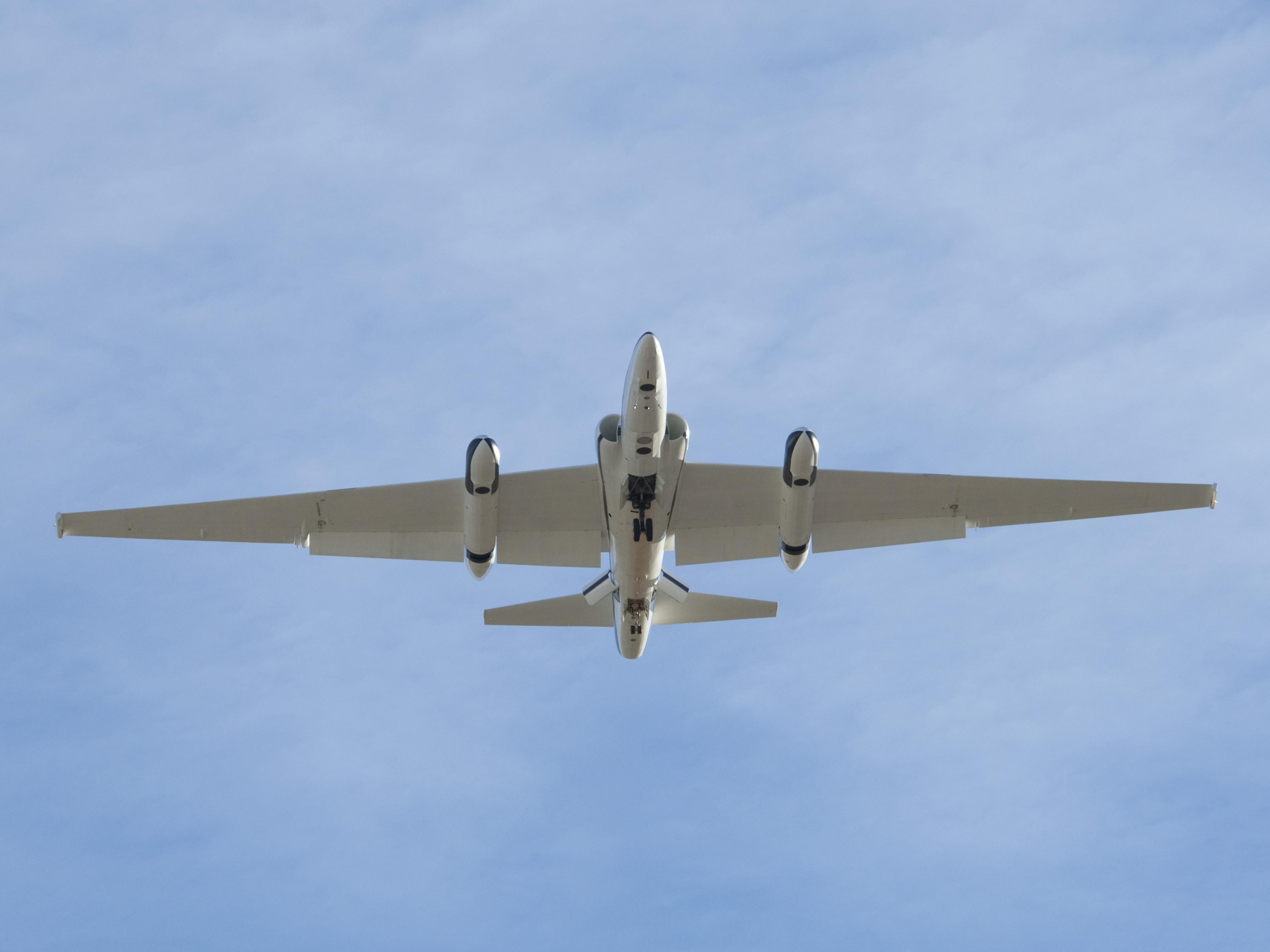 May bay tu che thach thuc nui lua sap phun trao o Bali hinh anh