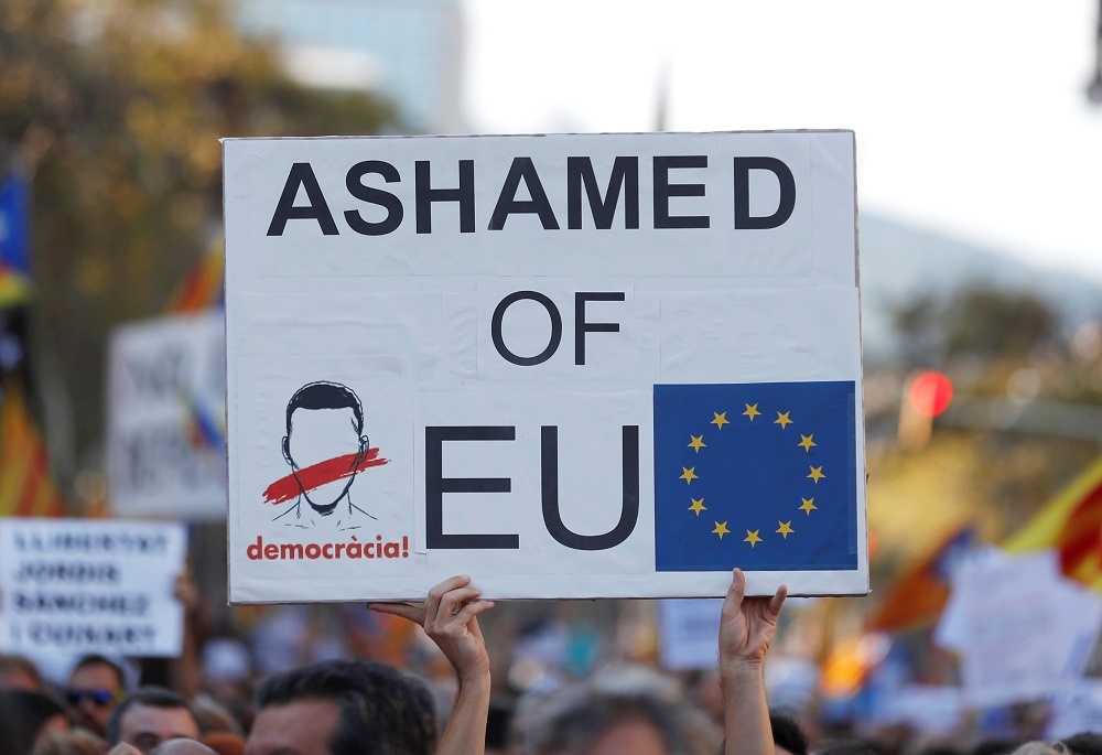 Bieu tinh o Catalonia anh 7