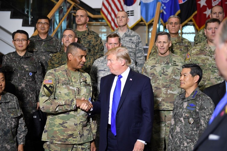 Trump tham chau A anh 6