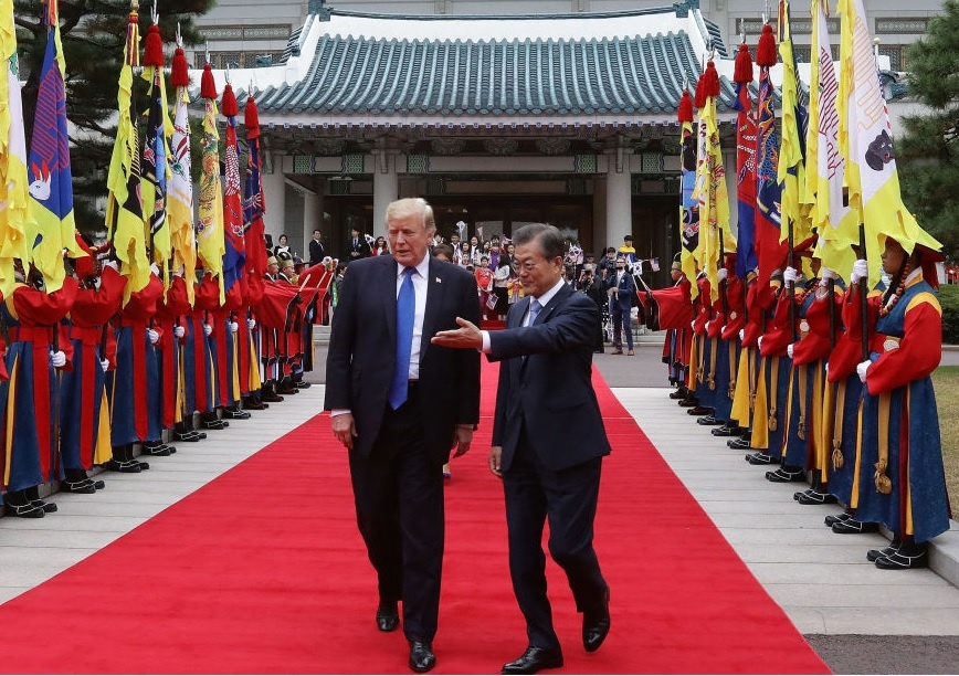 Seoul tung bung nhu hoi khi tiep don Tong thong Trump hinh anh