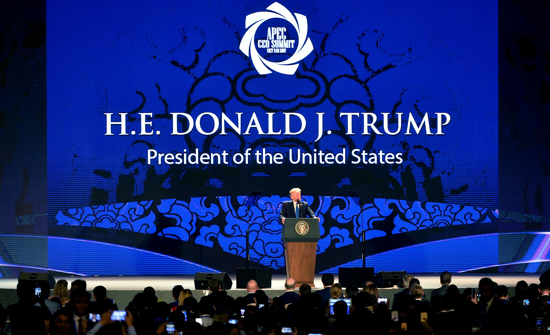 Trump den Viet Nam anh 6