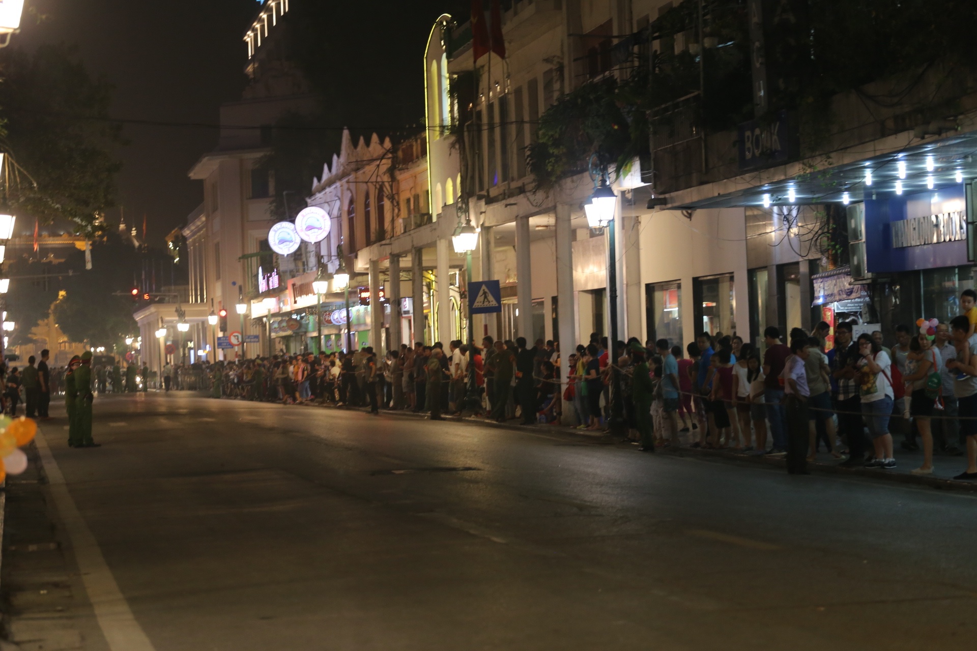 Tong thong Trump den Ha Noi anh 10