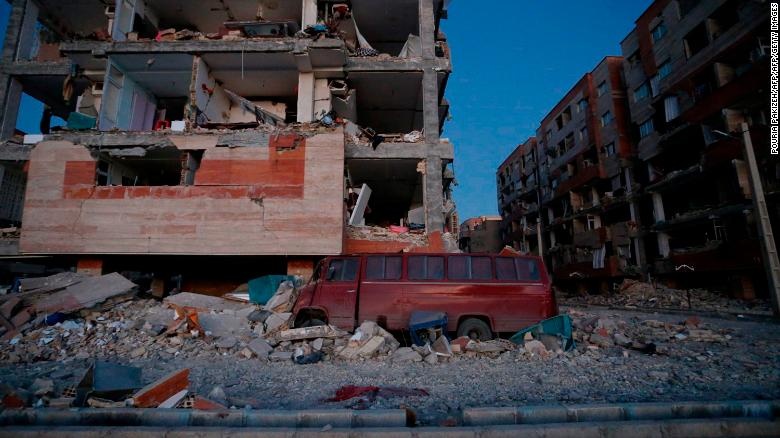 Canh tang toc sau vu dong dat lich su o bien gioi Iraq - Iran hinh anh