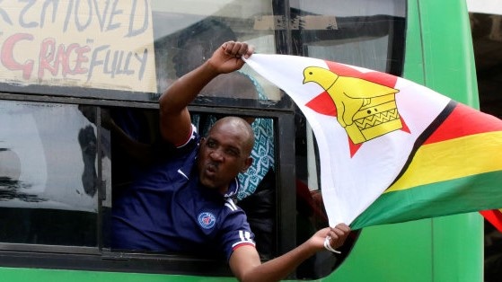 Hashtag tuan qua: Ky nguyen moi cho Zimbabwe sau gan 4 thap ky hinh anh