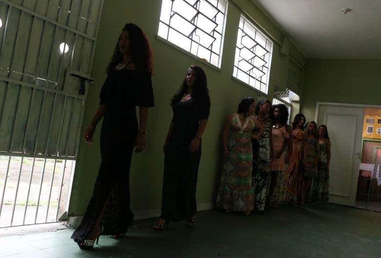 Hoa hau tu nhan anh 2