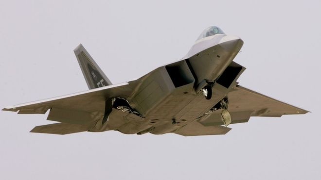 Tiem kich My ban phao sang canh cao may bay Nga tai Syria hinh anh