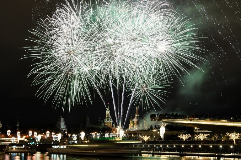 The gioi don nam moi anh 9