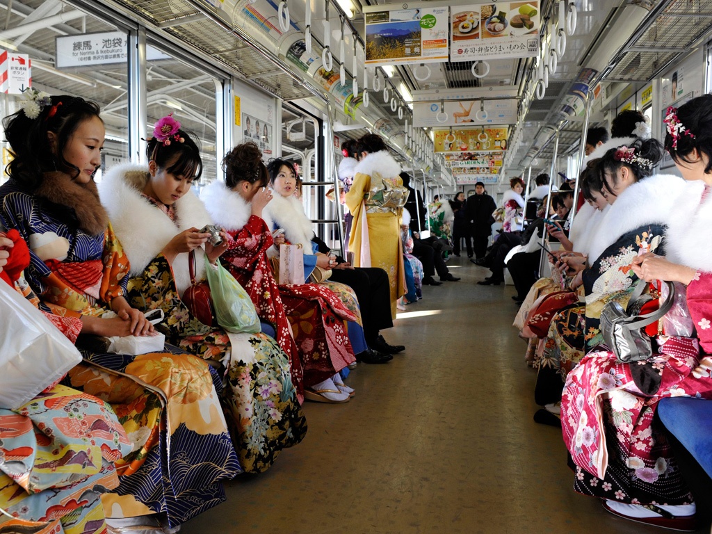 Thieu nu Nhat tham gia le truong thanh anh 2