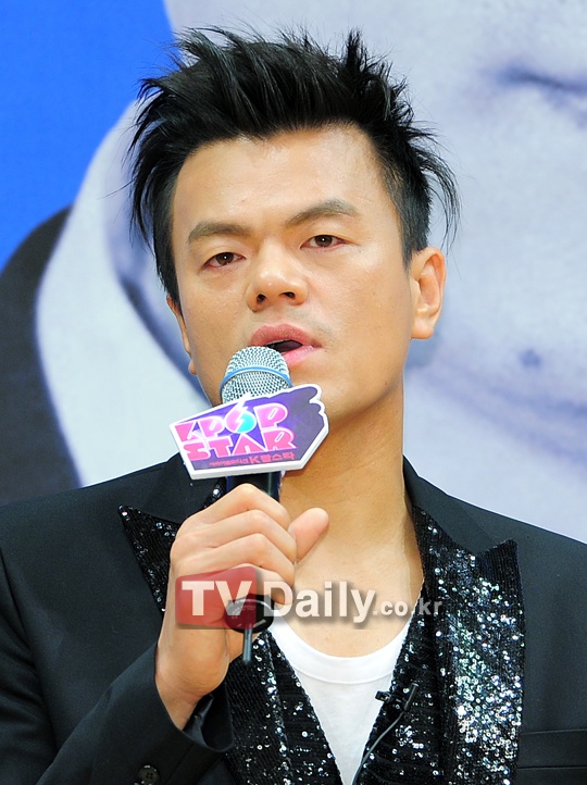 J.Y.Park là nhà sáng lập của JYP Ent, đồng thời là ca sĩ kiêm nhạc sĩ của nhiều bản hit Kpop.
