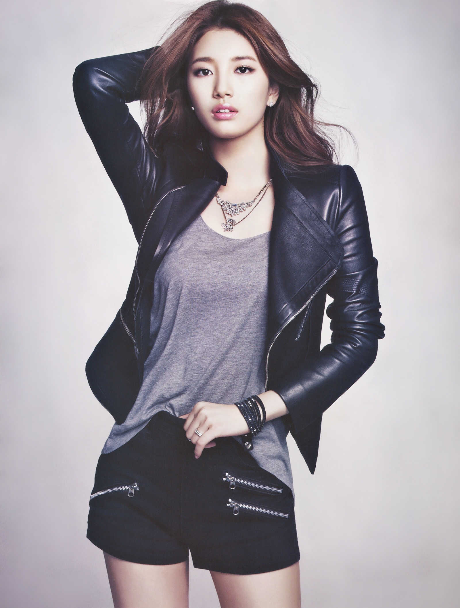 Suzy đắt sô nhưng không phải