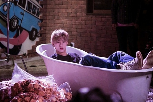 Zico (Block B) gay soc voi tieng long chi nguoi dong tinh hinh anh