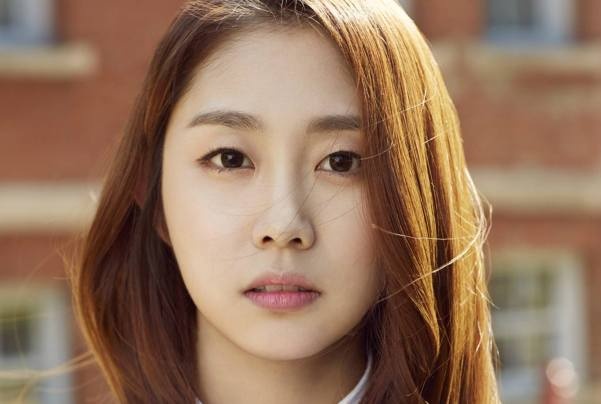 Vua ra mat, tan binh Han dinh scandal yeu nguoi dong gioi hinh anh