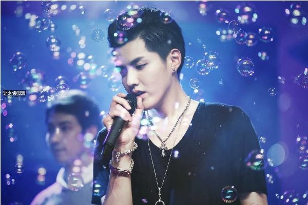 There is a Place (live) - Kris (Ngo Diec Pham) hinh anh