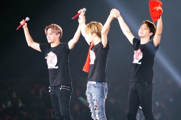 JYJ nghen ngao hat hit cu cua TVXQ hinh anh