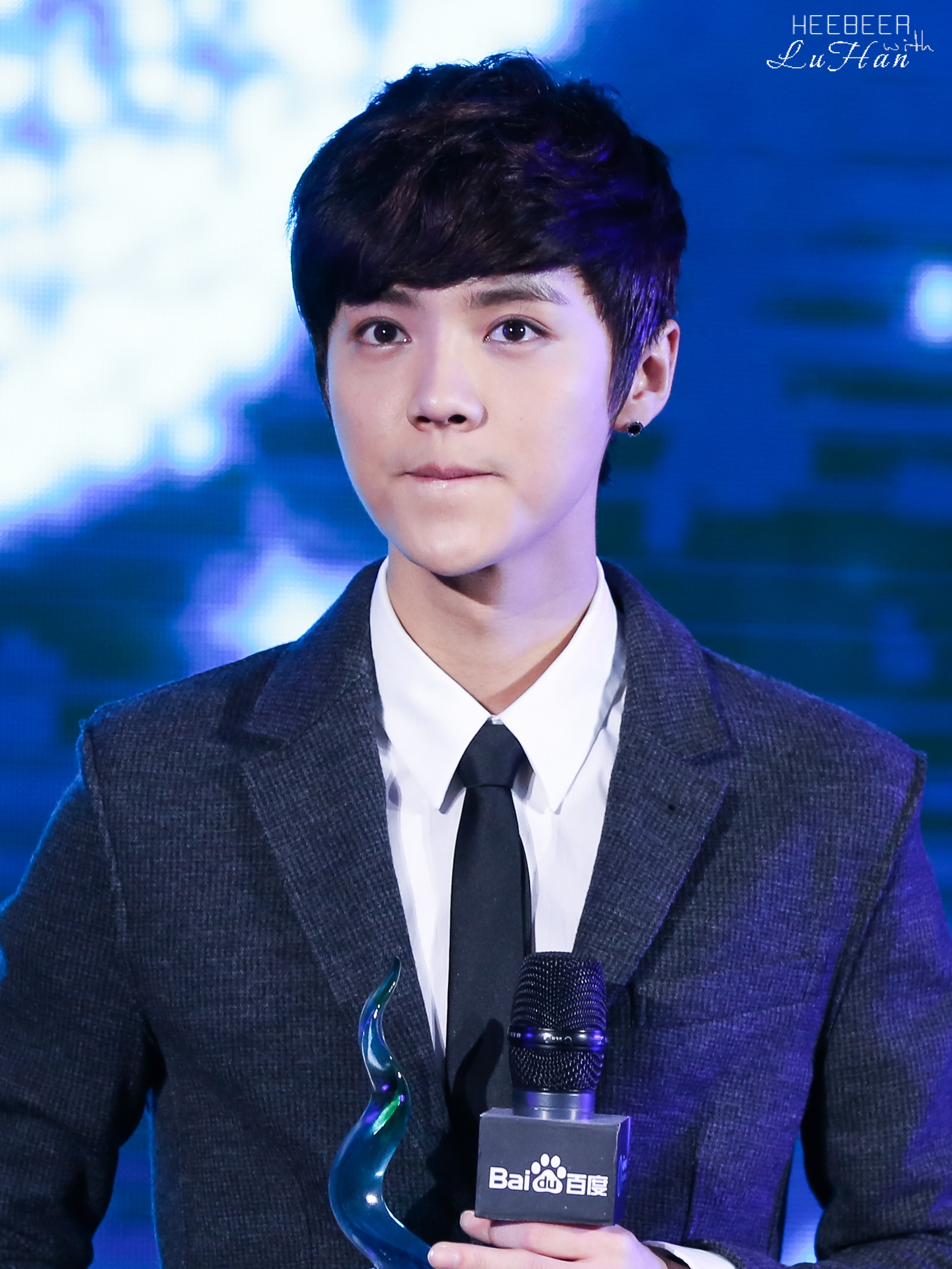 Đây là lần xuất hiện chính thức thứ 2 của Luhan sau vụ kiện đòi rời nhóm EXO từ hồi tháng 10. 