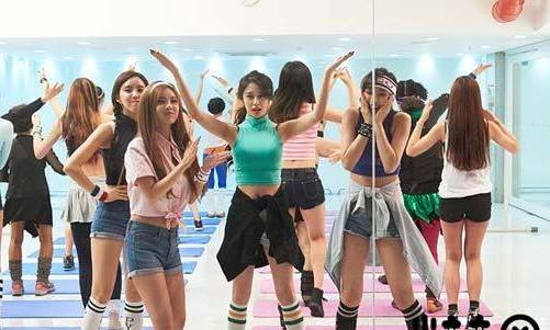 Hau truong quay MV Little Apple ban Han - T-ara ft. Chopstick Brothers hinh anh