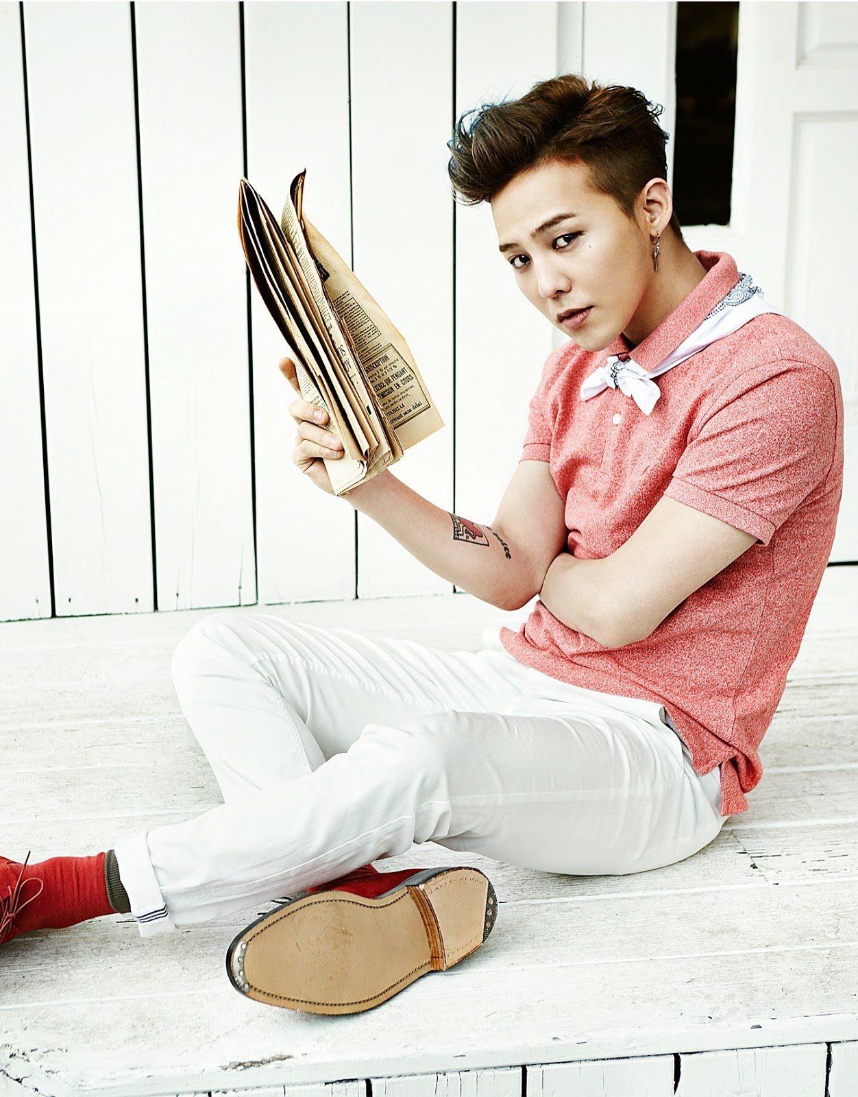 G-Dragon bận rộn sáng tác cho album của nhóm.