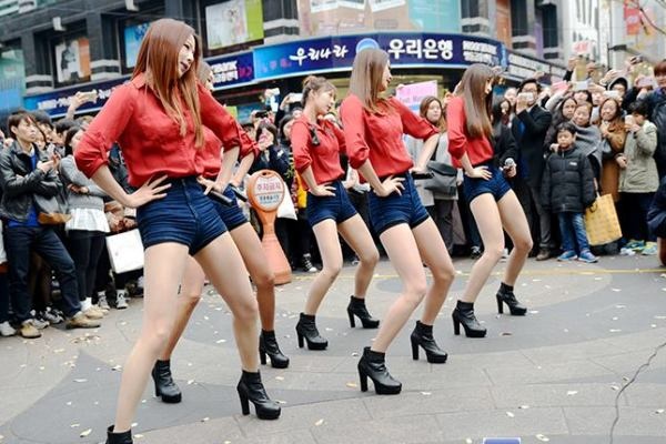 Up & Down (fancam quay Hani) - EXID hinh anh