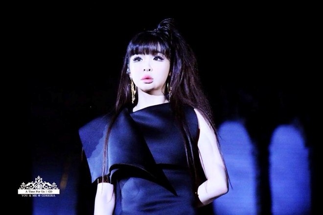 Park Bom biểu diễn trong concert chung của YG tại Hàn hồi tháng 8.