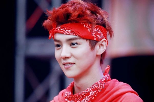 SM tranh ban quyen hinh anh cua Luhan (EXO) hinh anh