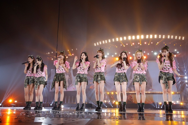 Cuối buổi diễn, 8 thành viên SNSD đã gửi lời cảm ơn chân thành tới fan, và mong muốn tiếp tục 